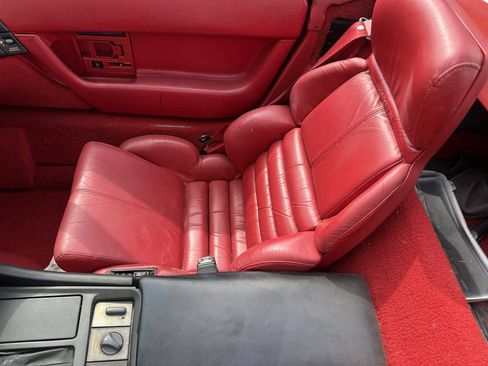 Used 1991 Chevrolet Corvette Convertible RWD image 16