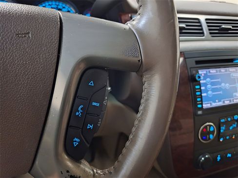 Used 2011 Chevrolet Suburban LTZ image 22