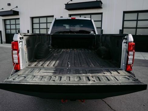 Used 2022 Ford F350 XLT image 9
