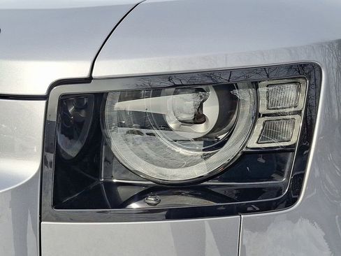 Used 2024 Land Rover Defender 110 S image 10