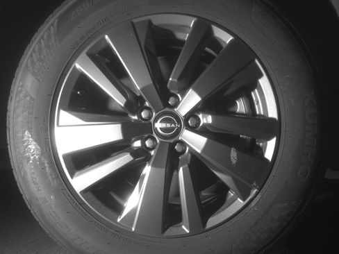 Used 2025 Nissan Pathfinder SV image 13