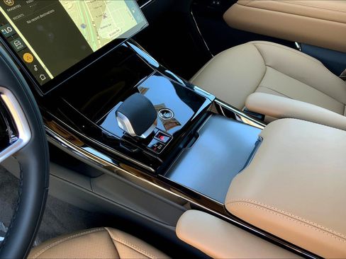 New 2025 Land Rover Range Rover Sport SE image 10