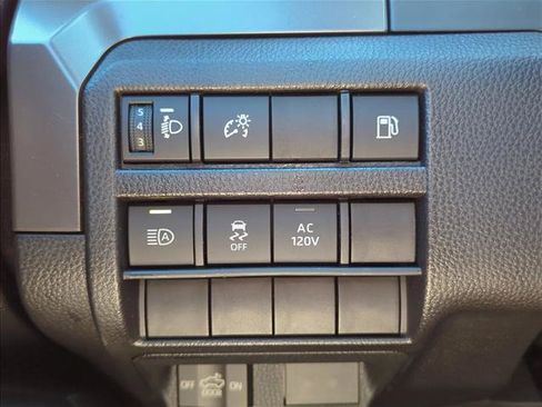 Certified 2025 Toyota Tacoma TRD Off-Road AWD/4WD image 22