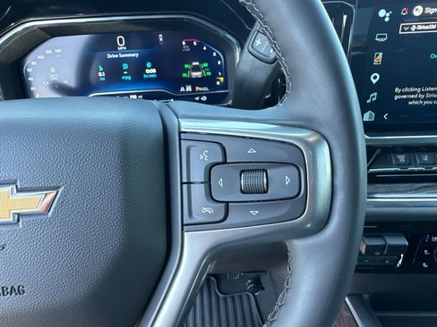 Used 2025 Chevrolet Silverado 2500 LTZ w/ LTZ Premium Package AWD/4WD image 27