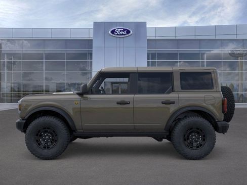 New 2026 Ford Bronco Badlands image 4