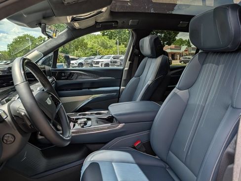 Used 2025 Cadillac Escalade IQ Luxury 2 w/ LPO, Premium Carpet Package AWD/4WD image 36