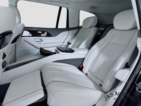 Used 2023 Mercedes-Benz Maybach GLS 600 4MATIC image 27