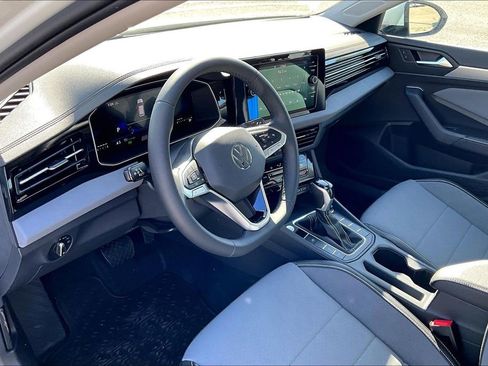 New 2026 Volkswagen Jetta SE FWD image 14