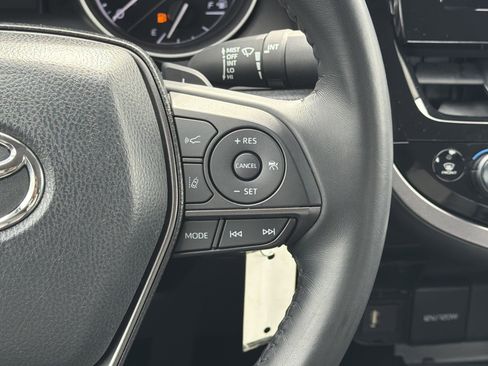 Used 2024 Toyota Camry SE image 25