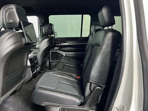 Used 2023 Jeep Wagoneer Series III w/ Rear Seat Video Group 1 image 24