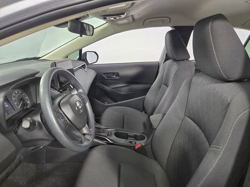Used 2025 Toyota Corolla LE FWD image 12