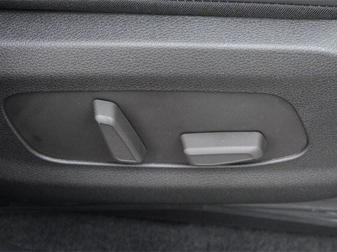 New 2026 Kia Carnival EX image 12