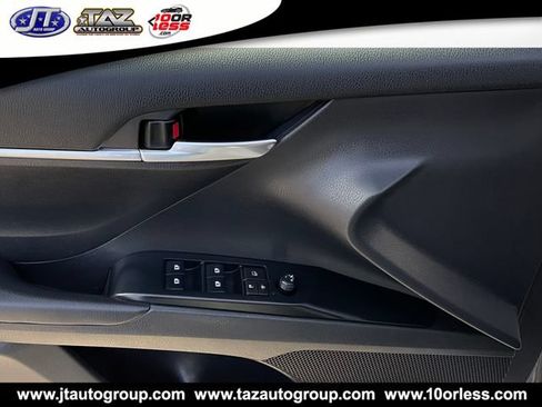 Used 2019 Toyota Camry LE FWD image 12