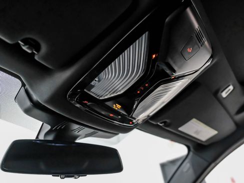 Used 2022 BMW 540i w/ M Sport Package image 39