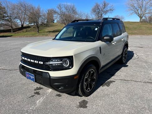 Used 2025 Ford Bronco Sport Outer Banks w/ Outer Banks Tech Package+ image 5