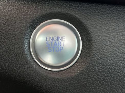 Used 2020 Hyundai Santa Fe SEL w/ Convenience + Premium Package FWD image 30