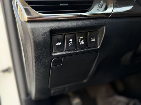 Used 2013 Toyota Avalon Limited FWD image 19