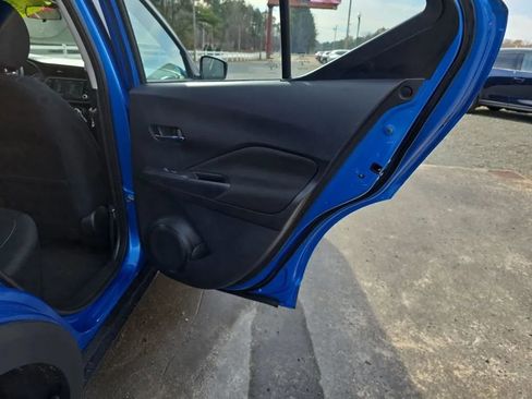 Used 2024 Nissan Kicks SV image 38