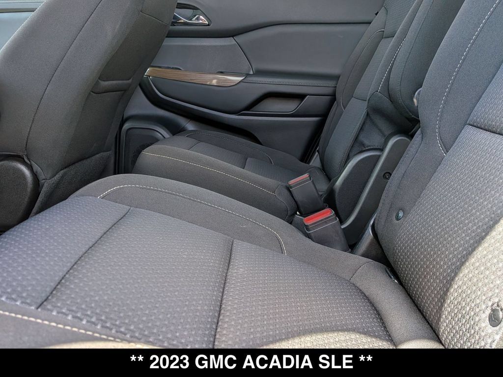 Used 2023 GMC Acadia SLE w/ Driver Convenience Package FWD image 3