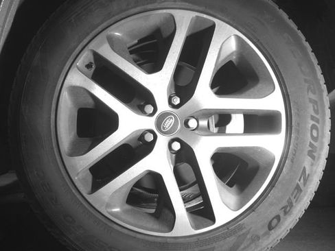 Certified 2022 Land Rover Defender 110 XS Edition image 47