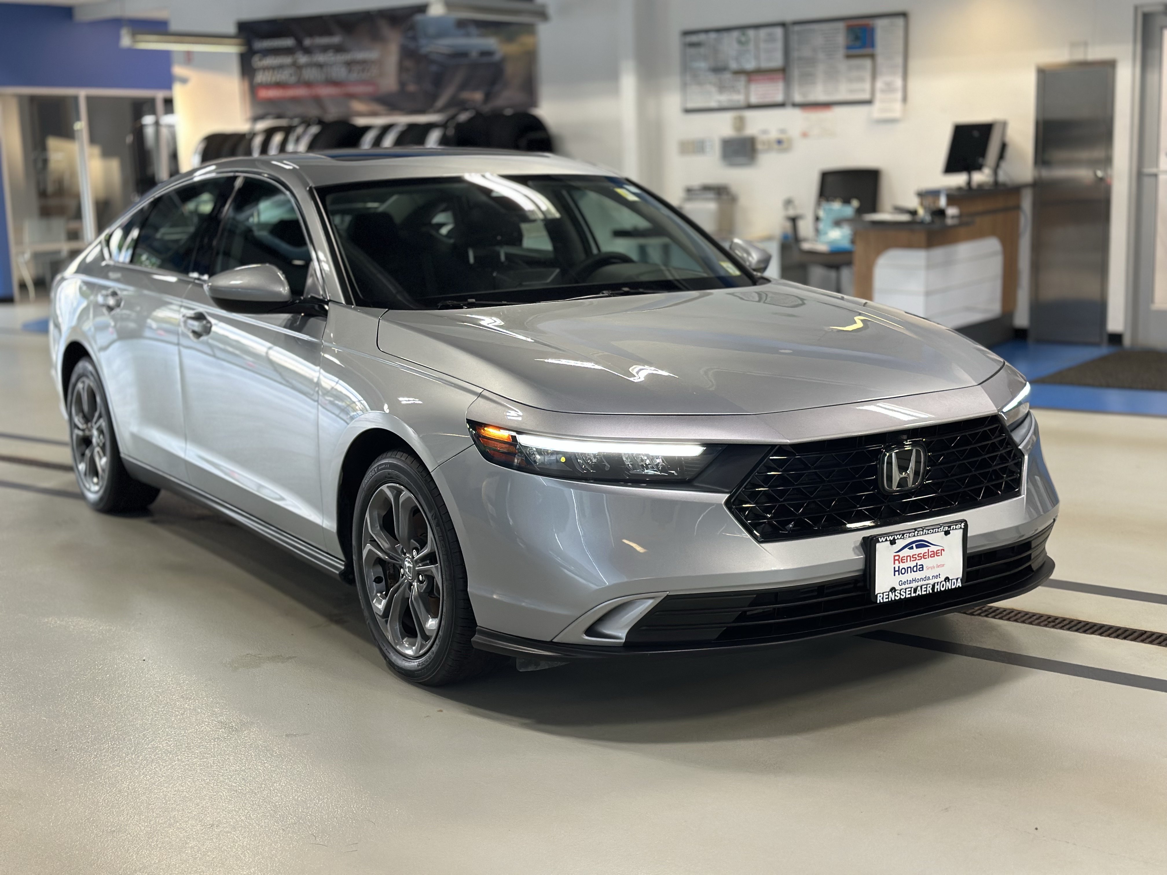 Used 2024 Honda Accord EX image 4