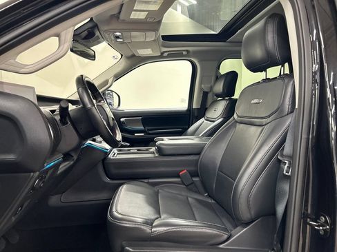 Used 2025 Ford Expedition Max Platinum AWD/4WD image 11