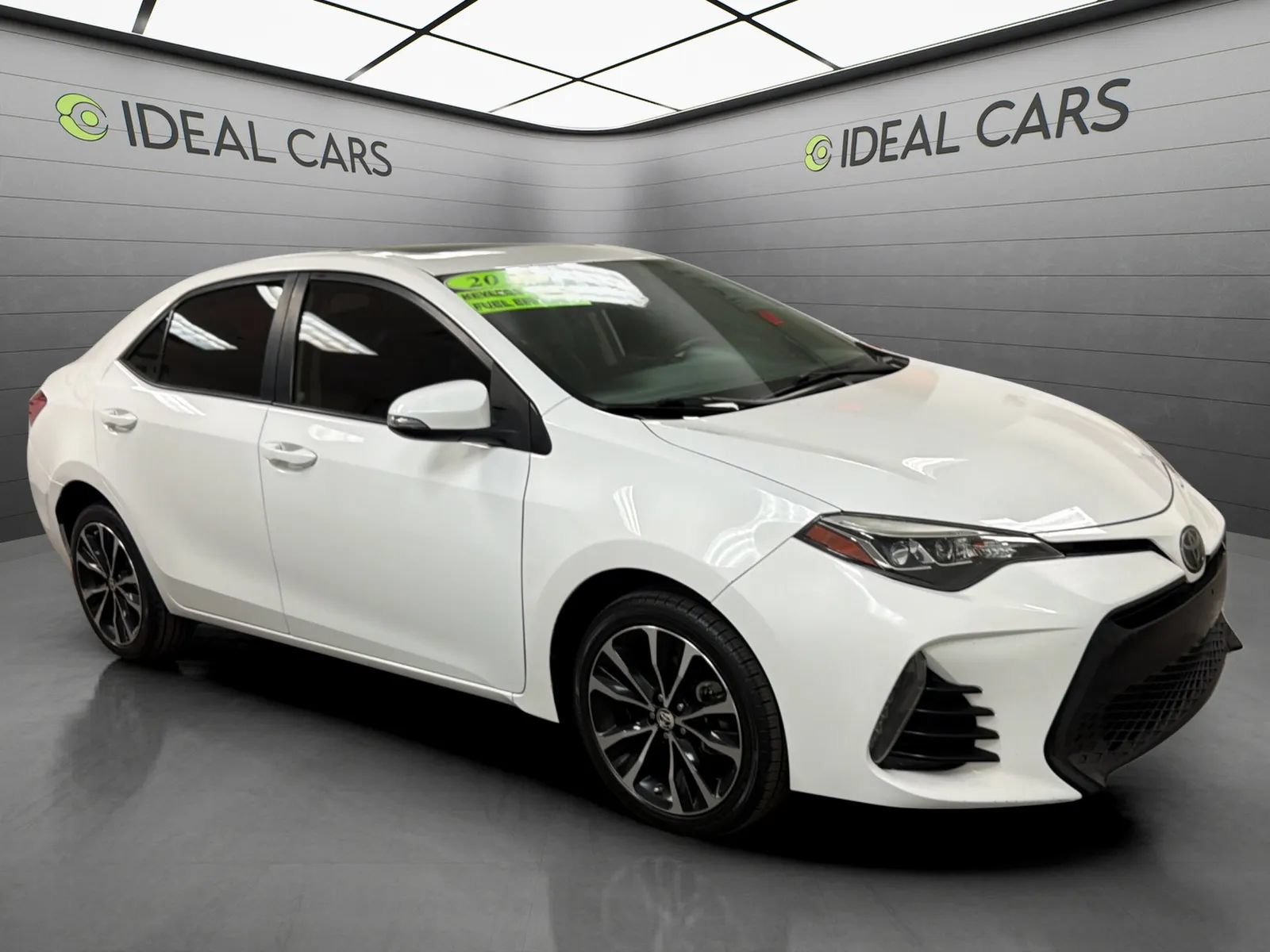 Used 2017 Toyota Corolla SE w/ SE Premium Package FWD image 4