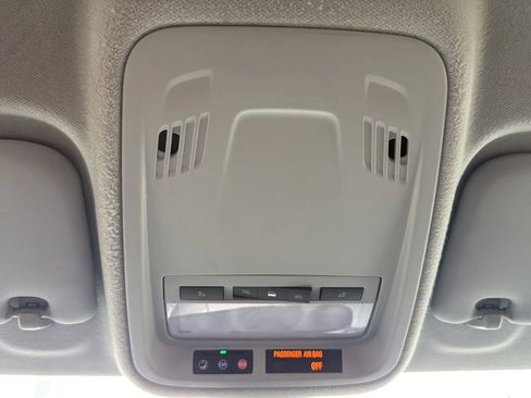 Used 2019 Chevrolet Cruze LT w/ Convenience Package image 21