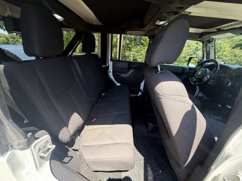Used 2018 Jeep Wrangler Unlimited Sport S AWD/4WD image 14