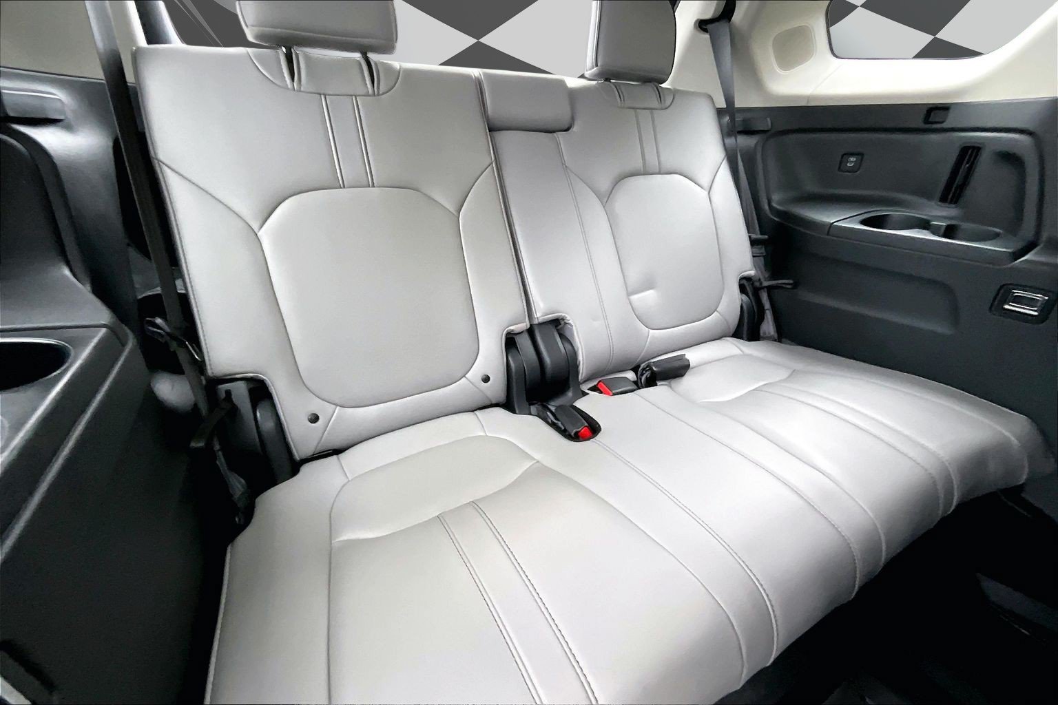 Used 2025 Honda Pilot Elite image 30
