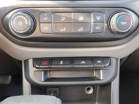 Used 2019 Chevrolet Colorado W/T RWD image 4
