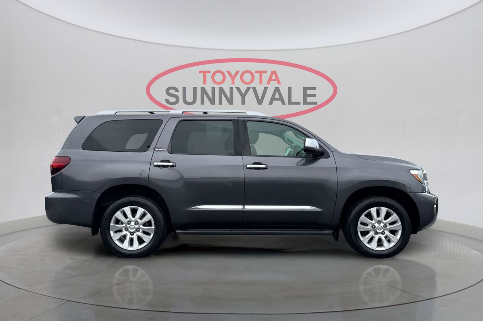 Used 2022 Toyota Sequoia Platinum AWD/4WD image 9