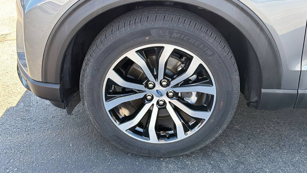 Used 2025 Ford Explorer ST-Line AWD/4WD image 9