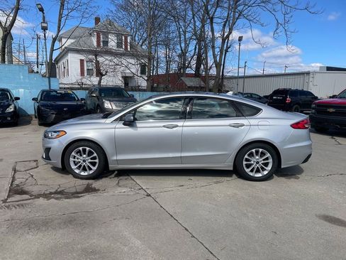 Used 2019 Ford Fusion SE image 9