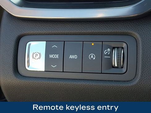 Used 2025 GMC Acadia AT4 image 9