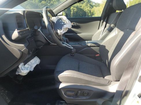 Used 2023 Toyota Crown XLE image 5