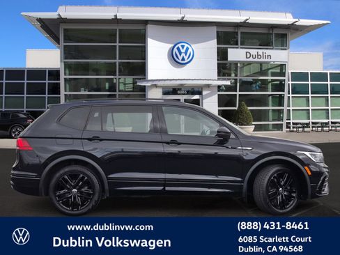 Used 2022 Volkswagen Tiguan SE R-Line FWD image 3