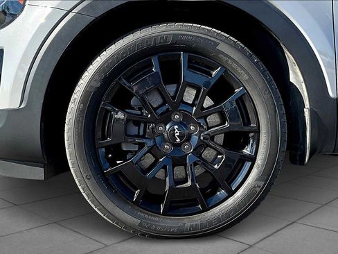 Used 2022 Kia Telluride EX w/ EX Premium Package image 10
