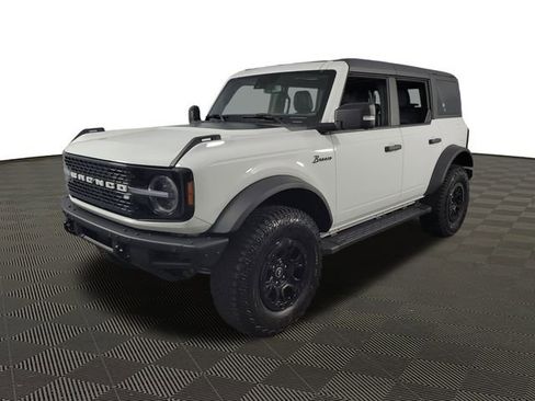 Used 2024 Ford Bronco Wildtrak image 3