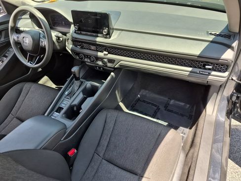 Used 2025 Honda Accord SE image 31