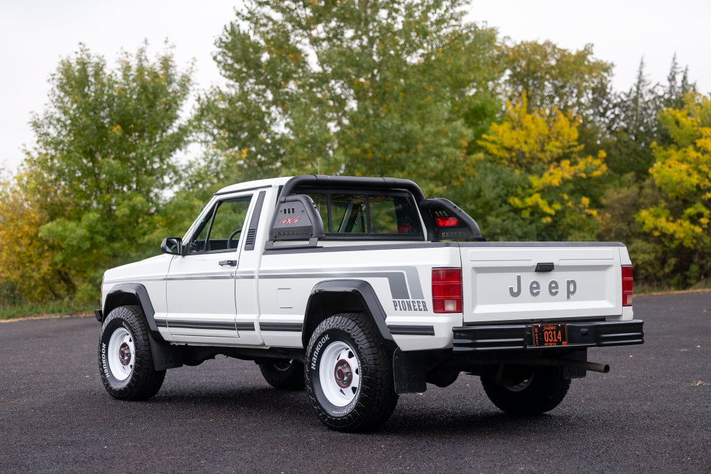 Used 1988 Jeep Comanche Pioneer AWD/4WD image 19