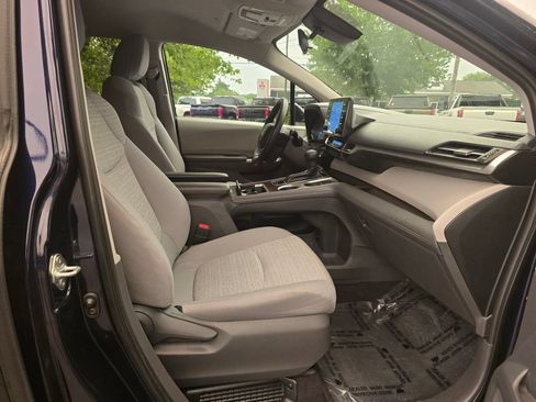 Used 2021 Toyota Sienna LE FWD image 11
