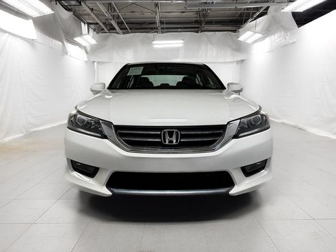 Used 2015 Honda Accord EX image 2