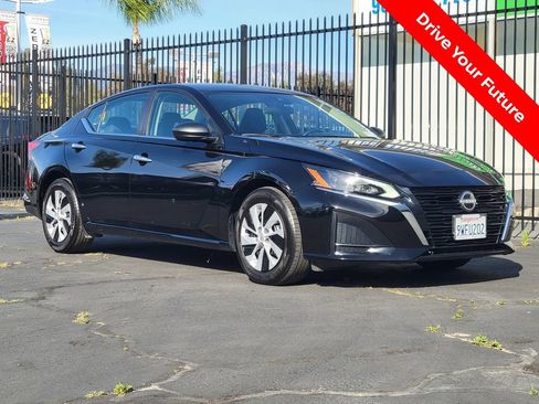 Certified 2025 Nissan Altima 2.5 S FWD image 31