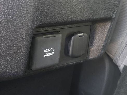 Used 2024 Toyota Tacoma TRD Off-Road image 15