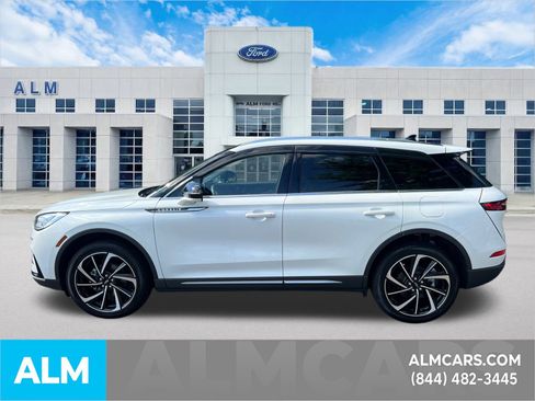 Used 2023 Lincoln Corsair Reserve image 10