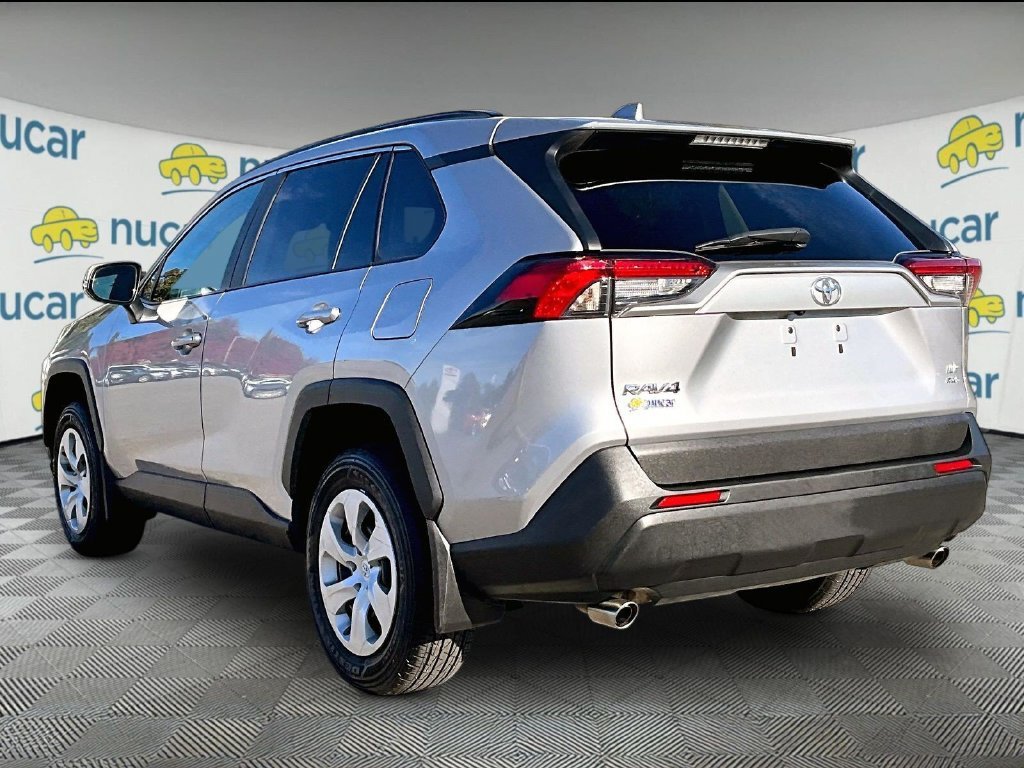 Used 2019 Toyota RAV4 LE w/ Carpet Mat Package AWD/4WD image 4