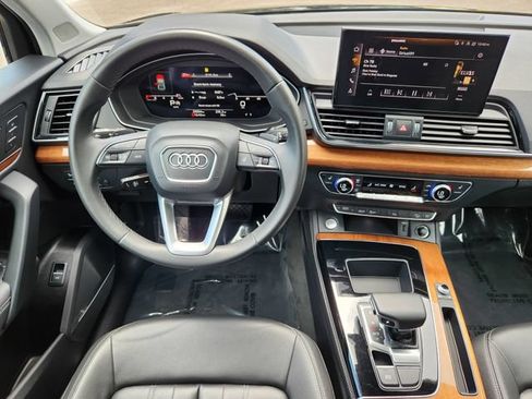 Used 2023 Audi Q5 2.0T Premium Plus w/ Premium Plus Package AWD/4WD image 25