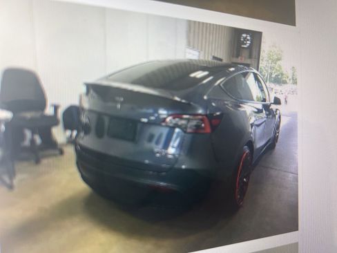 Used 2022 Tesla Model Y Performance AWD/4WD image 18