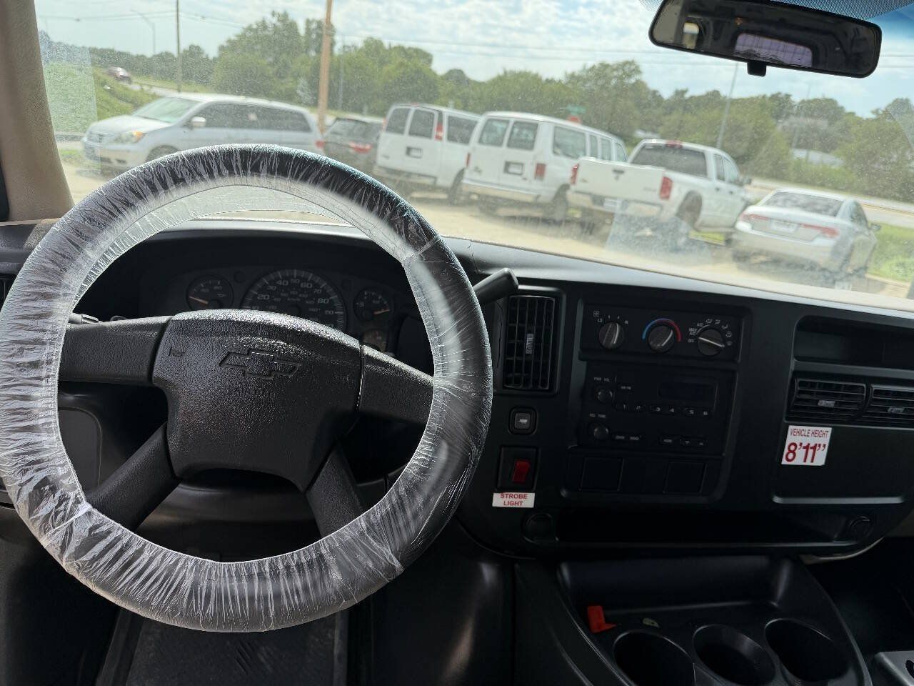 Used 2007 Chevrolet Express 2500 RWD image 11